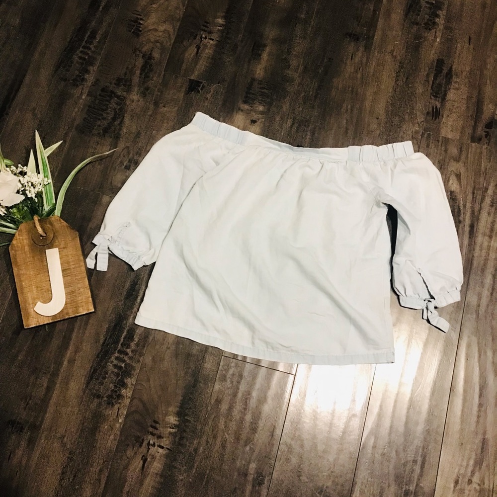 New Look Light Soft Denim Off The Shoulder Top w/ties on sleeves